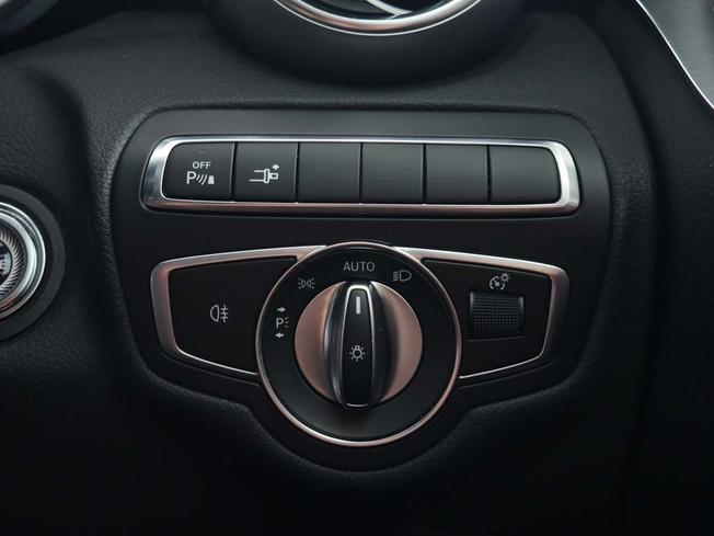 MERCEDES-BENZ C Class Photo 16
