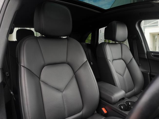 PORSCHE Macan Photo 11