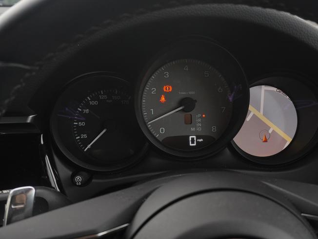 PORSCHE Macan Photo 18