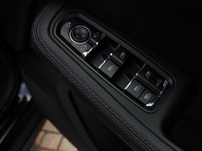 PORSCHE Macan Photo 21