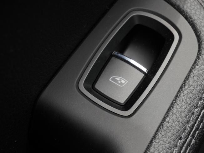 PORSCHE Macan Photo 36
