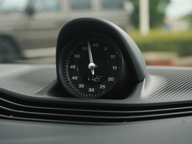 PORSCHE Taycan Photo 23