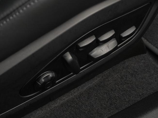 PORSCHE Taycan Photo 33