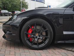 PORSCHE Taycan Photo 4