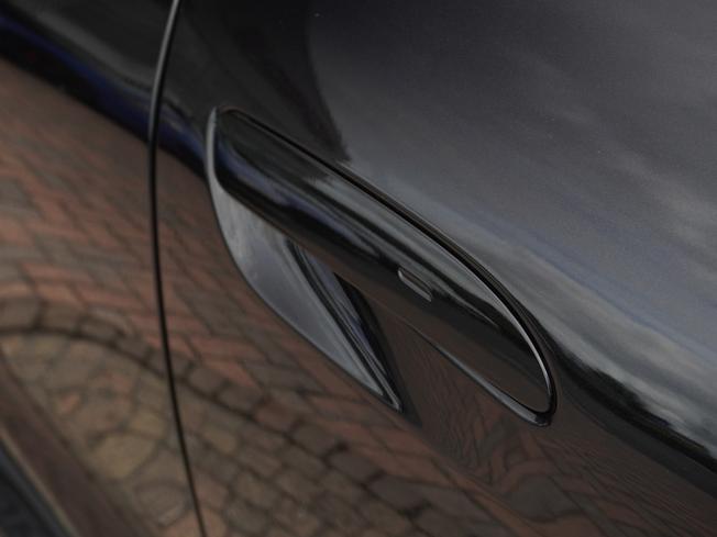 PORSCHE Taycan Photo 43