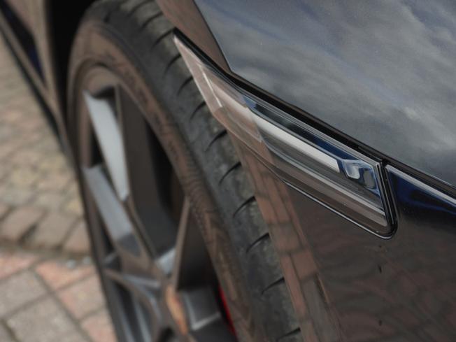 PORSCHE Taycan Photo 46