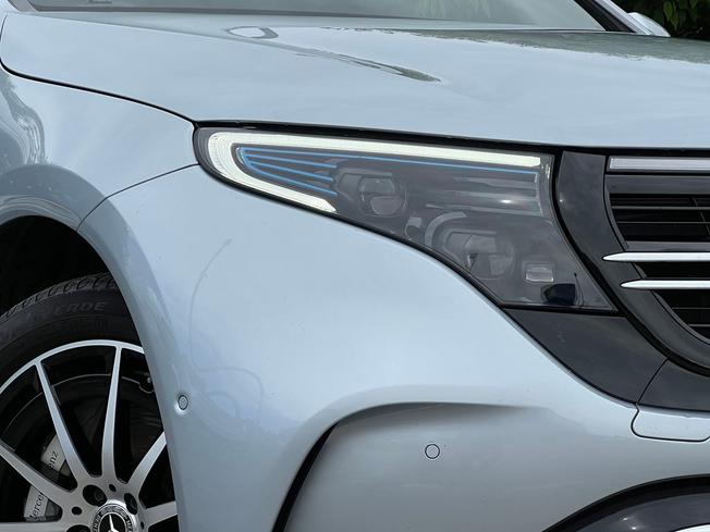 MERCEDES-BENZ EQC Photo 13