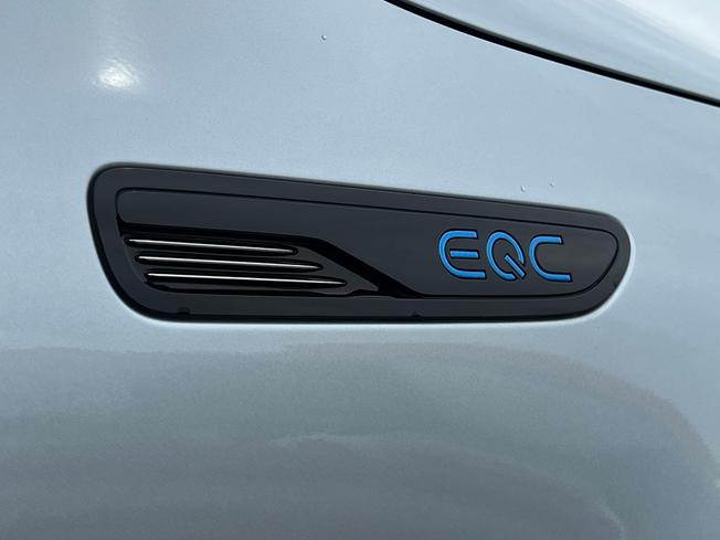 MERCEDES-BENZ EQC Photo 15