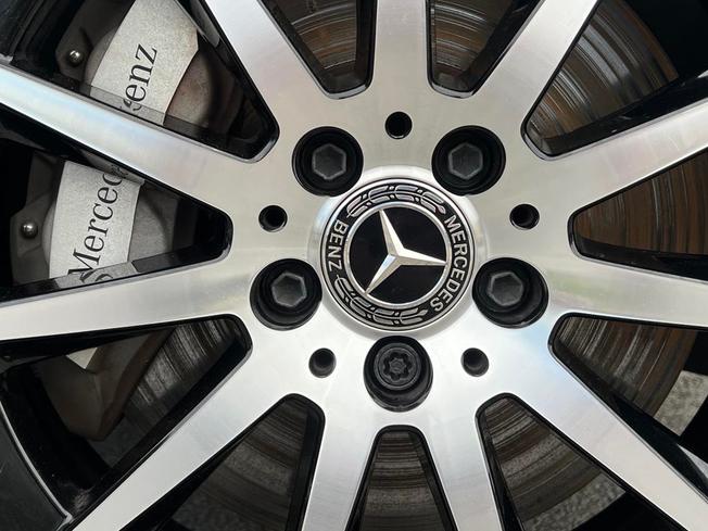 MERCEDES-BENZ EQC Photo 17