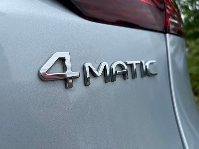 MERCEDES-BENZ EQC Photo 20