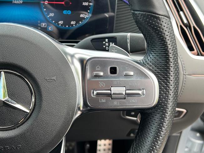 MERCEDES-BENZ EQC Photo 26