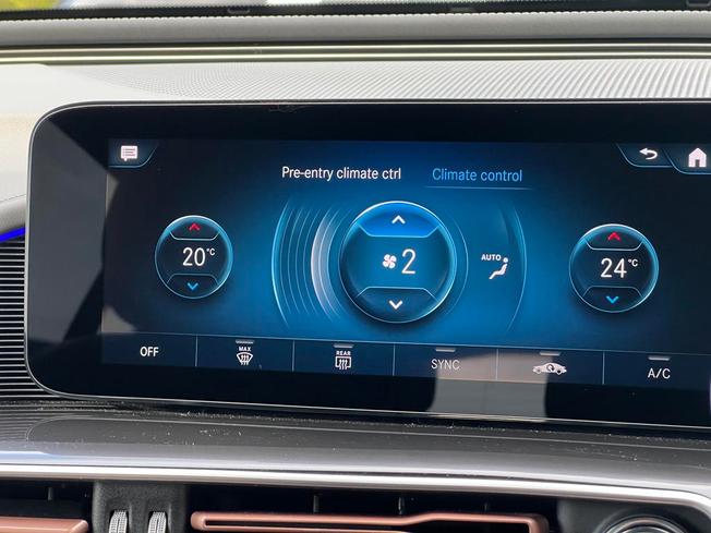 MERCEDES-BENZ EQC Photo 34