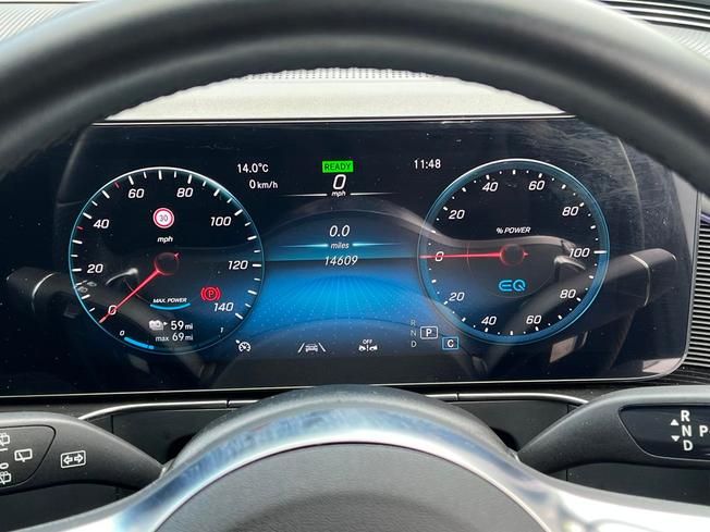 MERCEDES-BENZ EQC Photo 4
