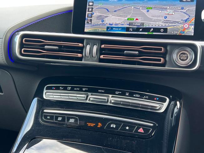 MERCEDES-BENZ EQC Photo 41