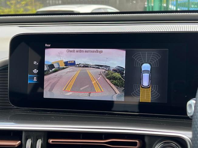 MERCEDES-BENZ EQC Photo 5