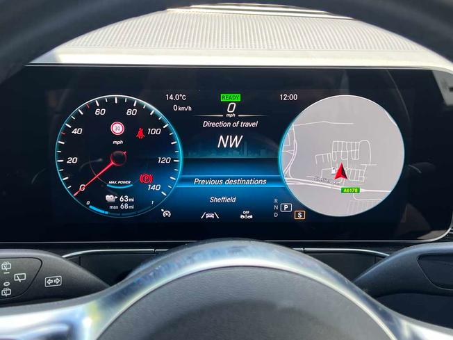 MERCEDES-BENZ EQC Photo 50