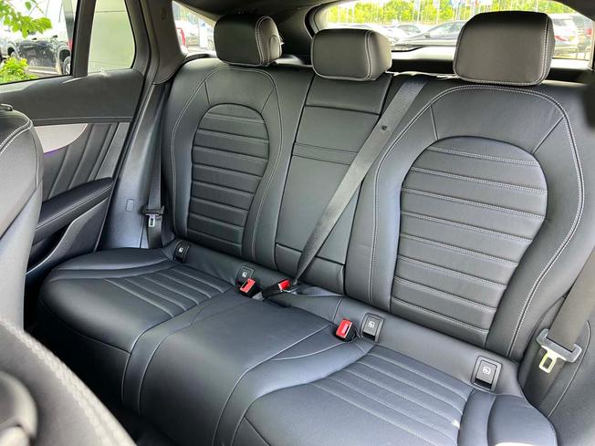 MERCEDES-BENZ EQC Photo 8