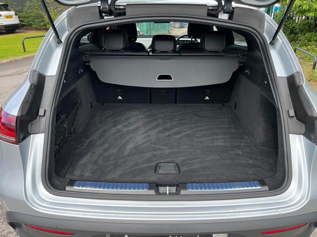 MERCEDES-BENZ EQC Photo 9