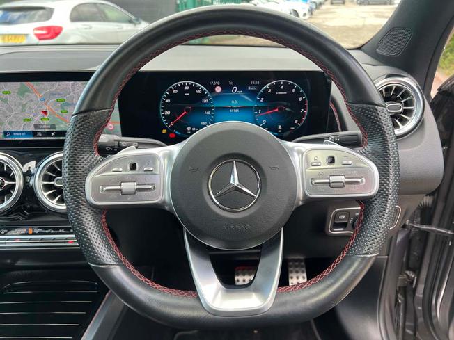 MERCEDES-BENZ Glb Photo 23