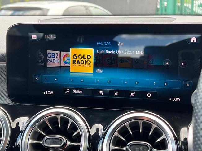 MERCEDES-BENZ Glb Photo 32