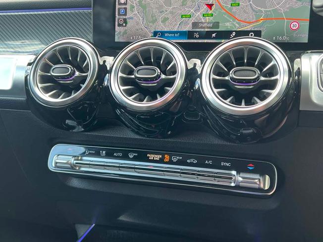 MERCEDES-BENZ Glb Photo 38