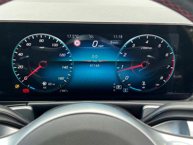 MERCEDES-BENZ Glb Photo 4