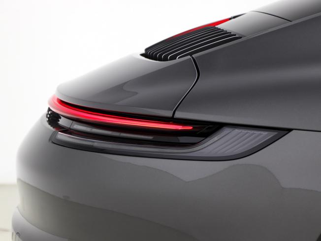 PORSCHE 911 Photo 16