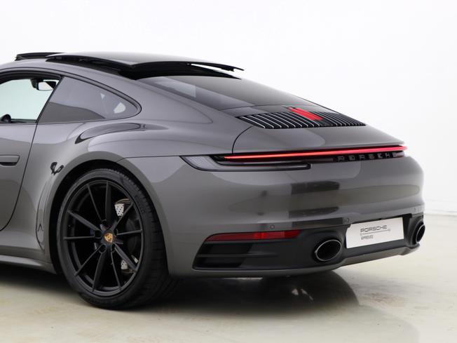 PORSCHE 911 Photo 21