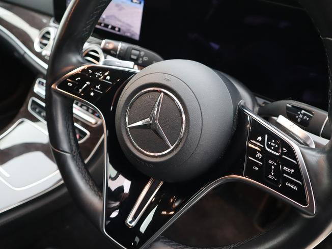 MERCEDES-BENZ E Class Photo 14