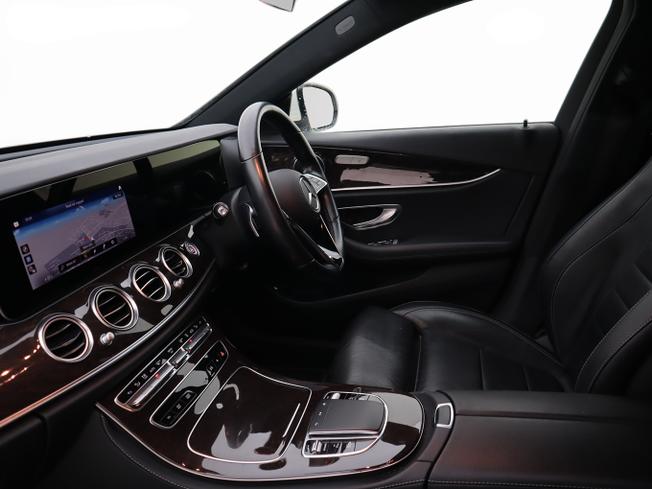 MERCEDES-BENZ E Class Photo 20
