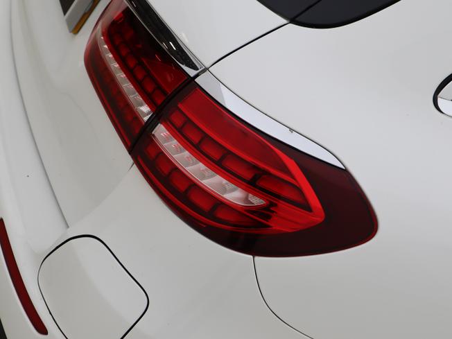 MERCEDES-BENZ E Class Photo 23