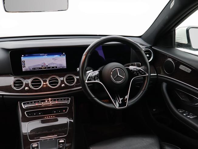 MERCEDES-BENZ E Class Photo 24