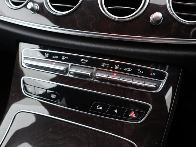 MERCEDES-BENZ E Class Photo 27