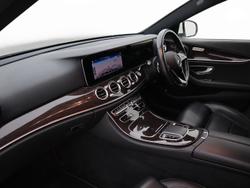 MERCEDES-BENZ E Class Photo 3