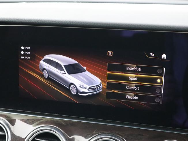 MERCEDES-BENZ E Class Photo 32