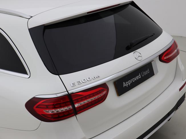 MERCEDES-BENZ E Class Photo 38