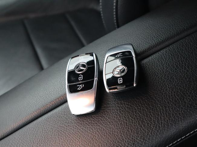 MERCEDES-BENZ E Class Photo 39