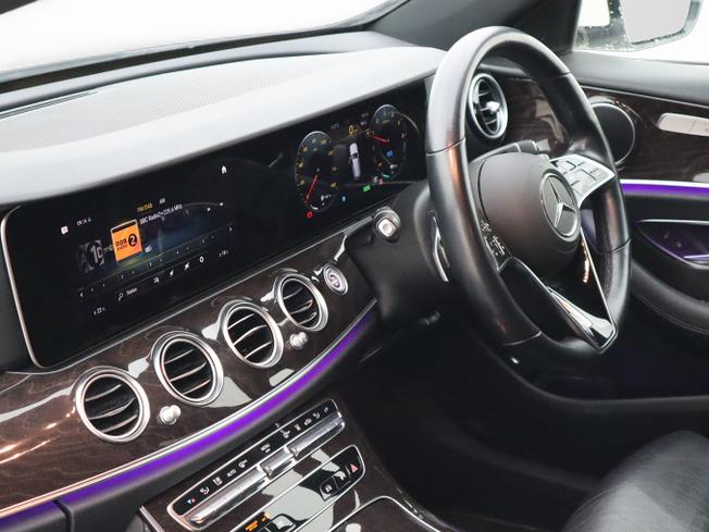 MERCEDES-BENZ E Class Photo 40