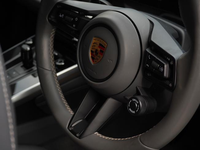 PORSCHE 911 Photo 14