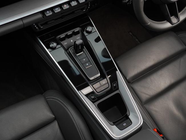 PORSCHE 911 Photo 35
