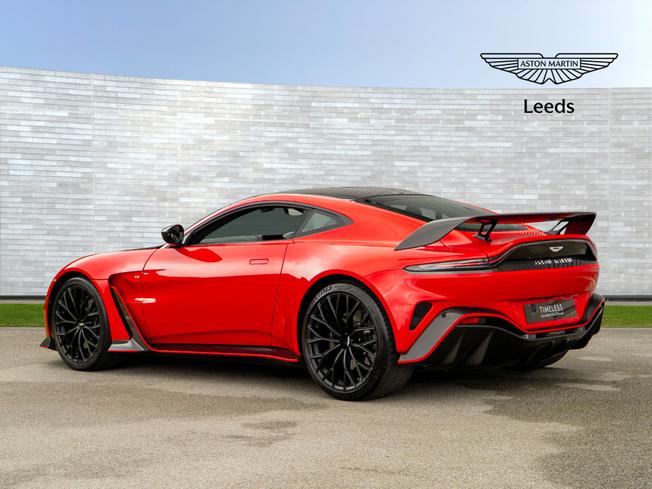 ASTON MARTIN Vantage Photo 2