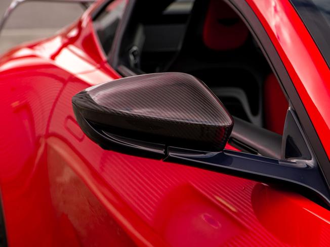 ASTON MARTIN Vantage Photo 27