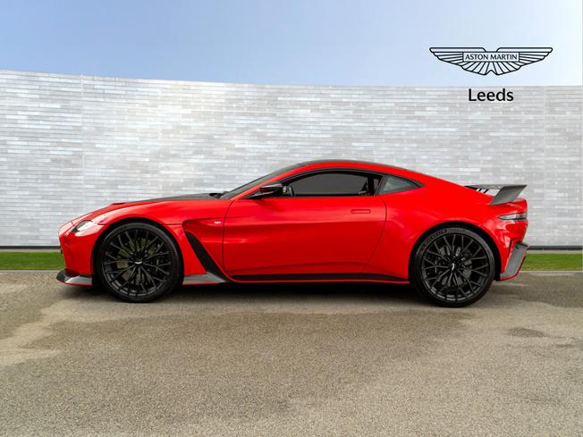 ASTON MARTIN Vantage Photo 31