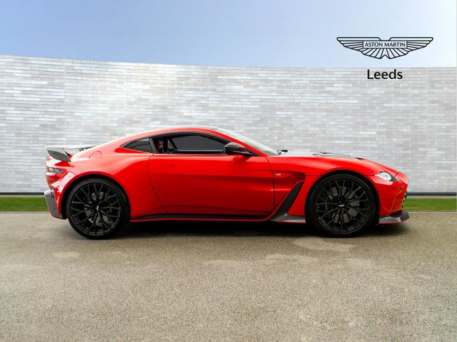 ASTON MARTIN Vantage Photo 34
