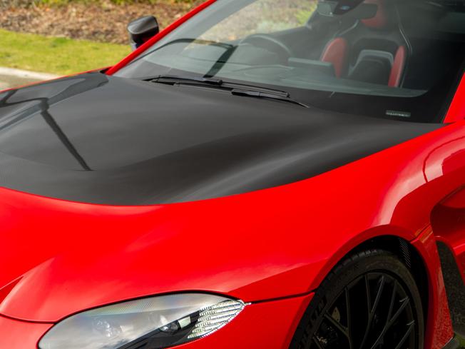 ASTON MARTIN Vantage Photo 38