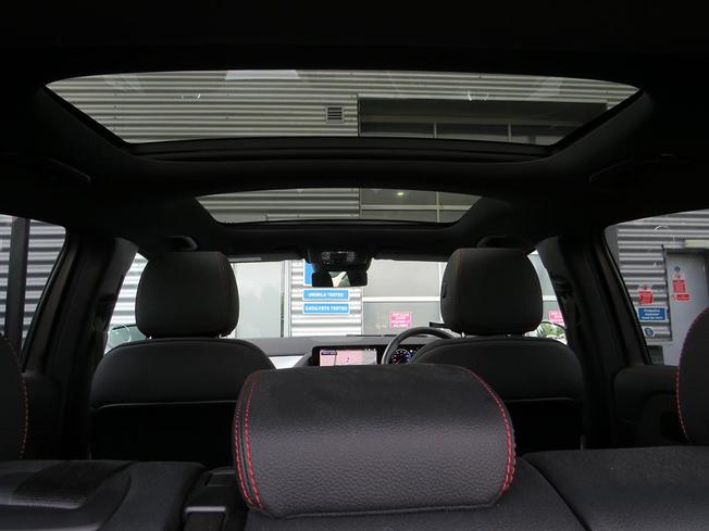 MERCEDES-BENZ Gla Photo 20