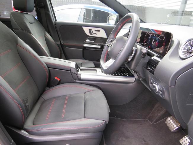 MERCEDES-BENZ Gla Photo 29