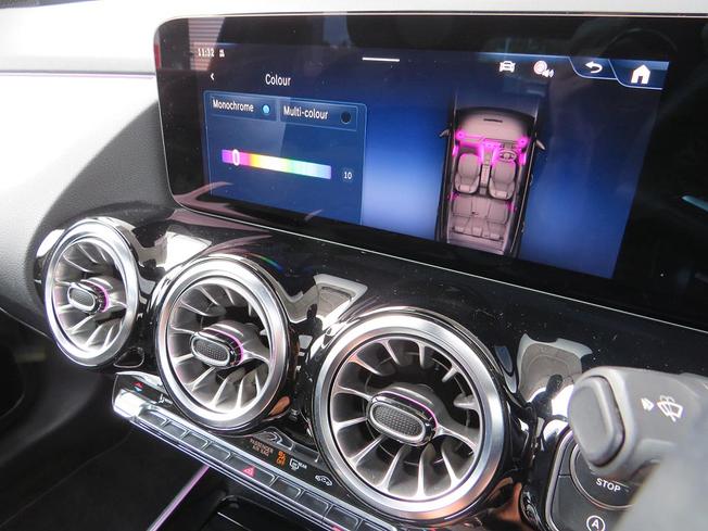 MERCEDES-BENZ Gla Photo 41