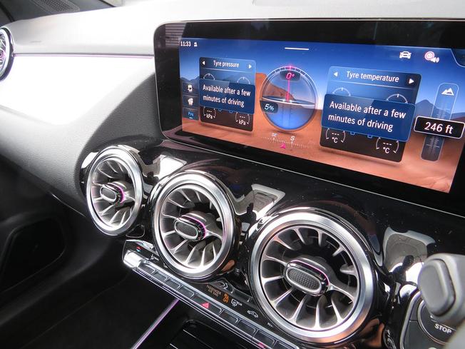 MERCEDES-BENZ Gla Photo 46