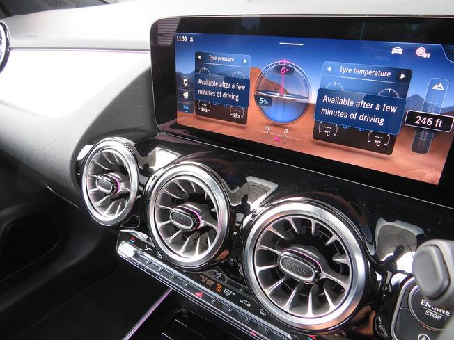 MERCEDES-BENZ Gla Photo 47
